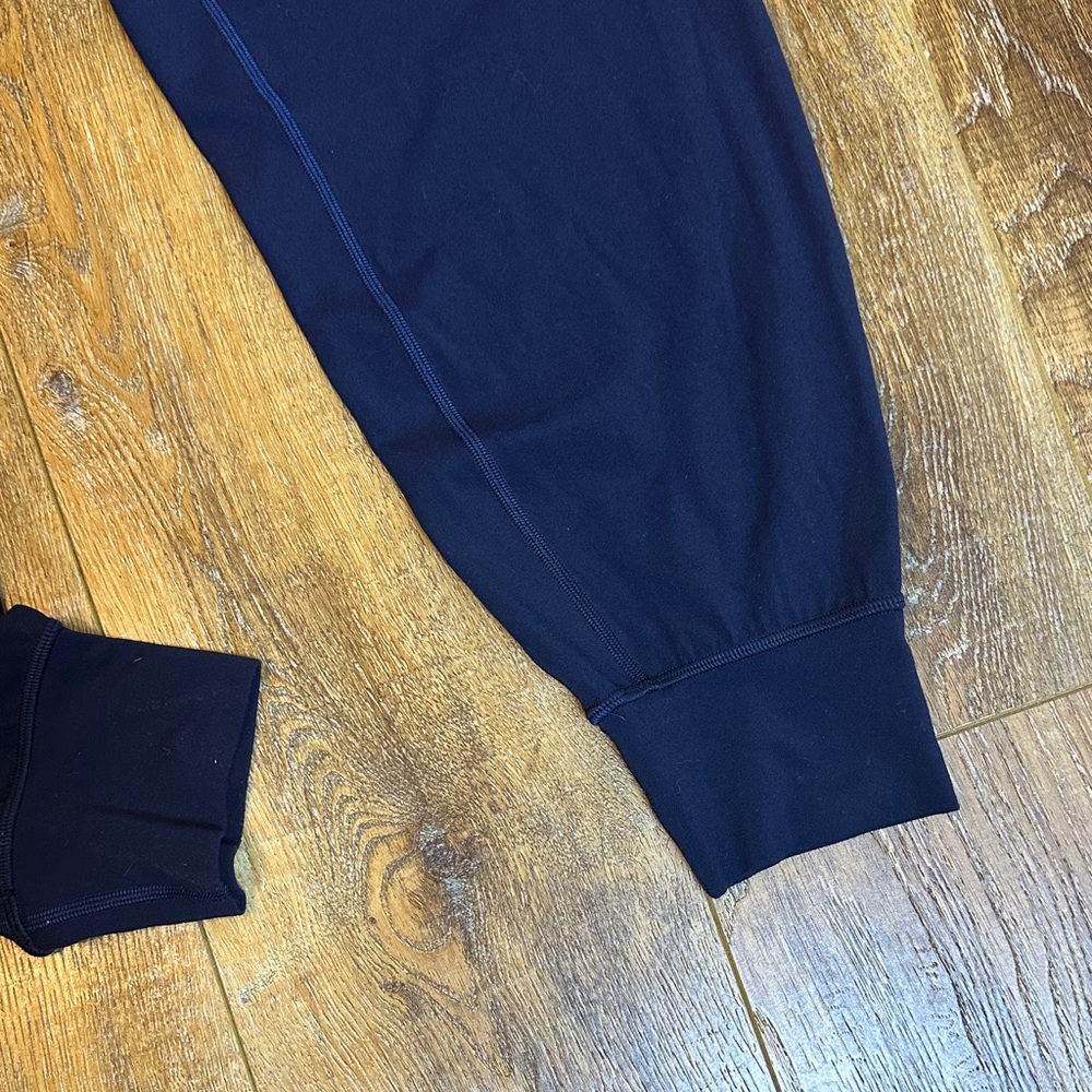 Lululemon Navy Leggings relaxed jogger style women’s size 10 - Picture 4 of 9